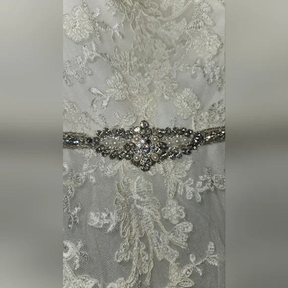 NWT! REBECCA INGRAM WEDDING DRESS ! (ONE PEARL IS MISSING ON THE SWAROVSKI BELT) - Picture 9 of 16